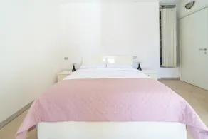 Breathtaking lake view apartment + parking - Image 3