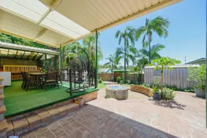 Casula cozy 3Br home with parking & WiFi - Image 5