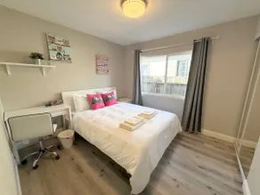 2B1B near Stanford with parking, clean and comfortable - Image 5