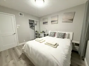 2B1B near Stanford with parking, clean and comfortable - Image 4