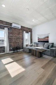 Chic Urban Loft - Image 5