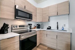 Chic Urban Loft - Image 3