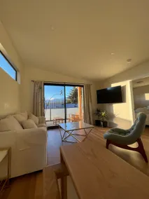 Mountain View Guesthouse - Image 2