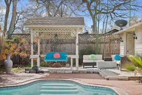 New Remodeled 4 BDRM Central Austin W/Pool & Patio - Image 2