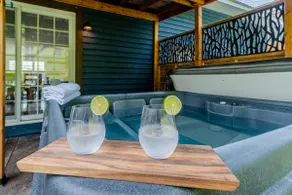 HOT TUB | Between river and mountain | La Shred chalet - Image 2
