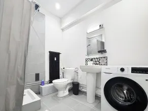 Le Central • Cozy & modern, close to the train station - Image 5