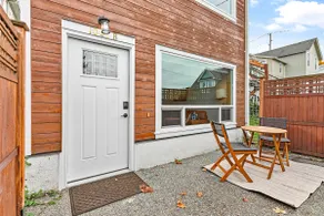 Walkable Downtown Patio Suite with Parking - Image 2