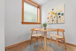 Walkable Downtown Patio Suite with Parking - Image 4