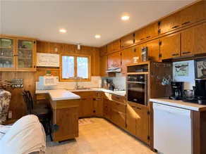 Buttercup Hideaway - Your perfect lake escape! - Image 5
