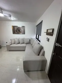 Like new, great location, beautiful house - Image 4