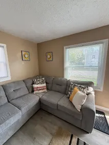 Cozy home close to downtown and SPI! - Image 2