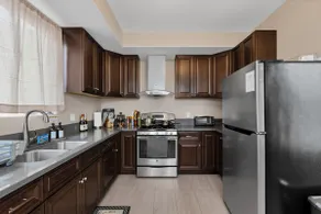 Modern LA Home | Sleeps 11•KING BD | 15mintoDTLA - Image 2