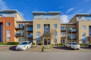 Wembley Luxe One-Bed Retreat - Image 5