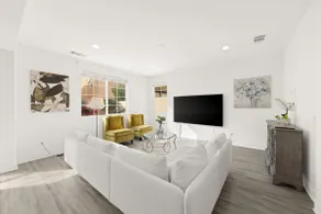 2200SF Sweet 4B3B｜Near Disney｜FiberWiFi & 85 in TV - Image 2