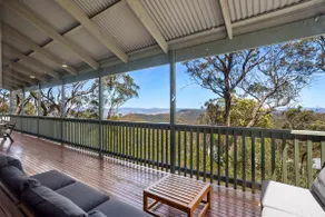 Blue Mountains Retreat with Stunning Views - Image 3