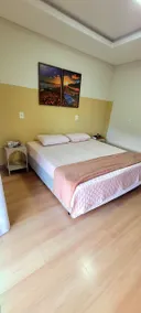 2-bedroom house 400m from BR10 - 2 Garages - Image 5