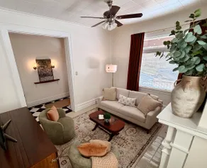 Charming Bellevue Hideaway • 1 BR Retreat - Image 2