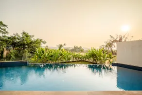Lux 2BR | Twin Jacuzzis & Panoramic Views - Image 2