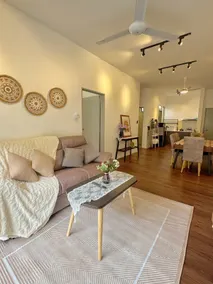 KeaFarm @ Warm Tones Hideaway • 3BR Comfort Stay - Image 2