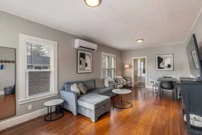Bright & Cozy Home in Midtown - Image 3