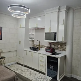 Cozy Studio Apartment - Image 3