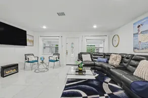 Miami Lakefront City Escape - Image 3