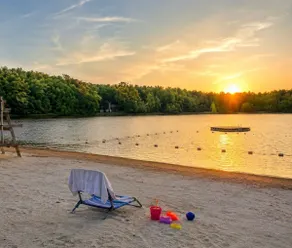 Swim Spa + Sauna! Karaoke, Movie Theater, Lake - Image 2