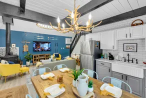 Family Friendly Chalet | Sleeps 10 | Game Lounge - Image 3