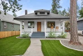 Chic Bungalow With Private Hot Tub - Image 2