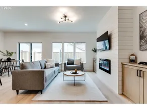 Sauna, 11 TV's, 3 Kings, Sports Teams Welcome! - Image 2