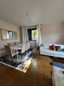 House of flowers room - Image 2
