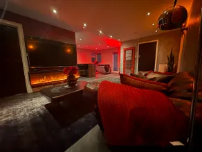 Red Velvet Romantic Suite Private Hot Tub Luxury - Image 4
