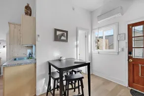 1BR Upstairs in Historic Stamm House Near Downtown - Image 5
