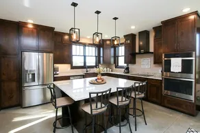3 bed 2 bath luxury home with river view private. - Image 5