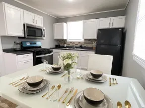 Entire Home Getaway + Free Parking/Fast Wi-Fi - Image 3