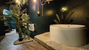 Amazonia - Private Spa and Cinema - Image 2