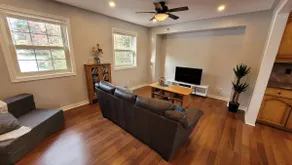 Churchill Pines Guest House - Image 2
