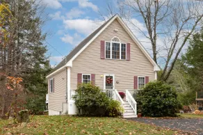 Beautiful waterfront home on Baxter Lake! - Image 2