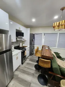 Centrally spot -15 MIN TO NYC-Wi-Fi - Laundry - Image 2