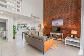 Norwood Urban Sanctuary Condo 2b1b free parking - Image 3