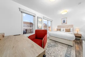 Urban Elegance - Spacious 5-Bed Home in Glasgow - Image 3