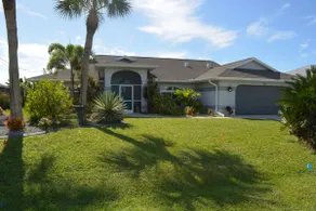 Canal-Front Oasis and Heated Pool - Close to Golf & Beaches - Image 2