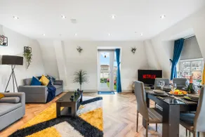 Luxury 1 Bed Apt Central Brighton Private Garden Sleeps 6 - Image 2