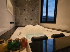 Premium Farm with Hot Tub - Image 5
