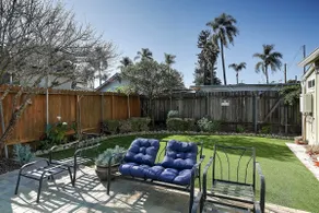 Goodland Blue House - Image 3