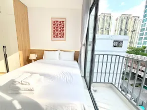 (704 Suites) Sky-high & modern studio w Balcony - Image 3