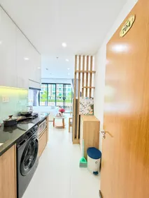 (704 Suites) Sky-high & modern studio w Balcony - Image 2