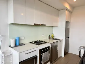 Premium Apartment with Parking - City View! - Image 5