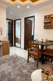 Cozy Apartment Near Medical School and Downtown - Image 2