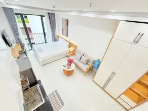 l 603 Suites l Sky-high & modern studio w Balcony - Image 2
